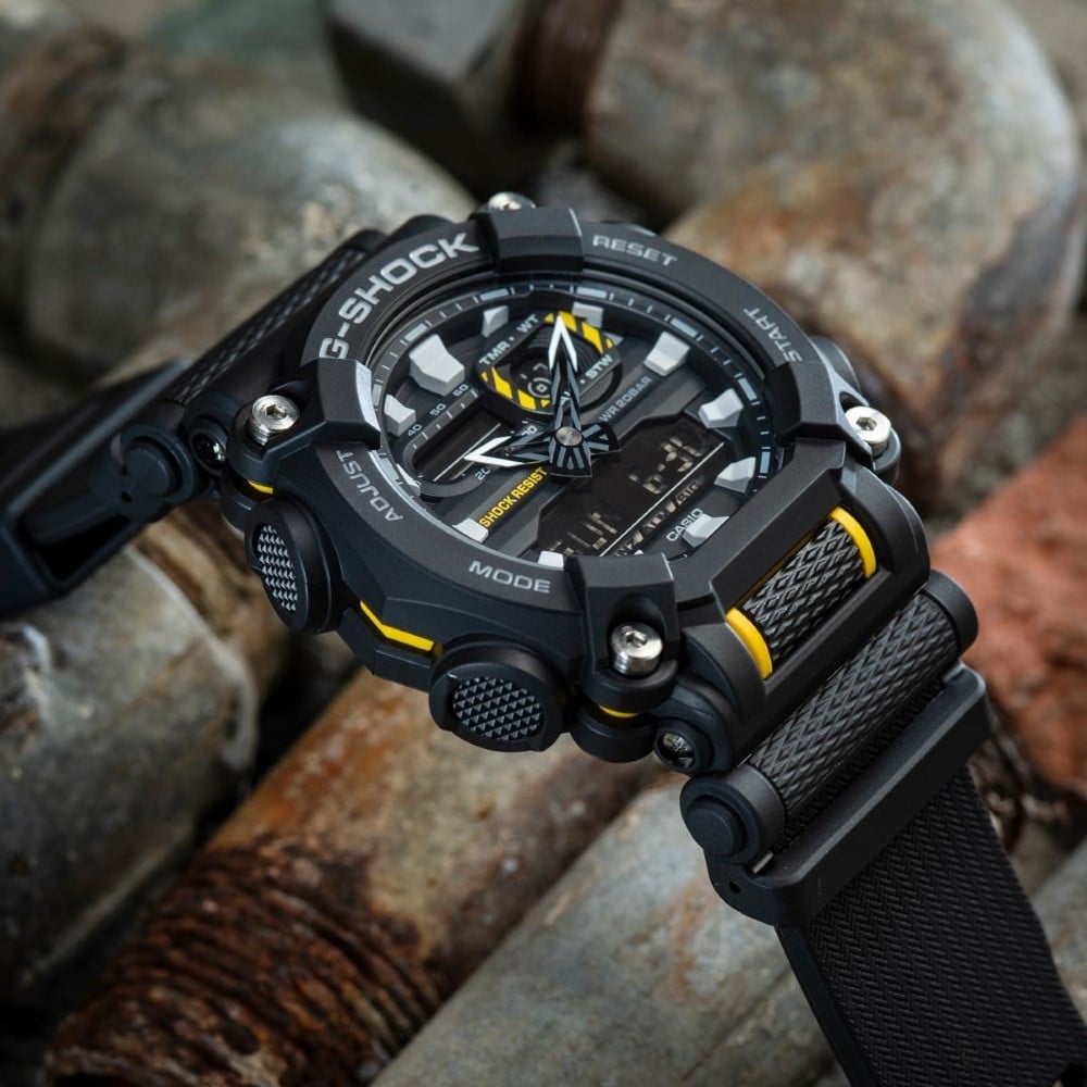Casio G-SHOCK GA-900-1ADR – Industrial Design Digital-Analog Heavy-Duty Watch